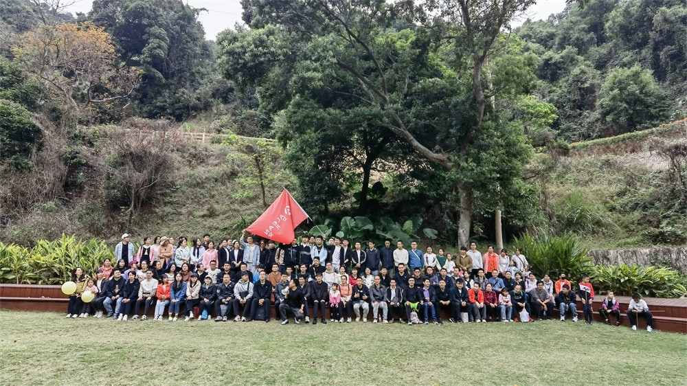 頂峰相見——艾禮安人新春登山之旅